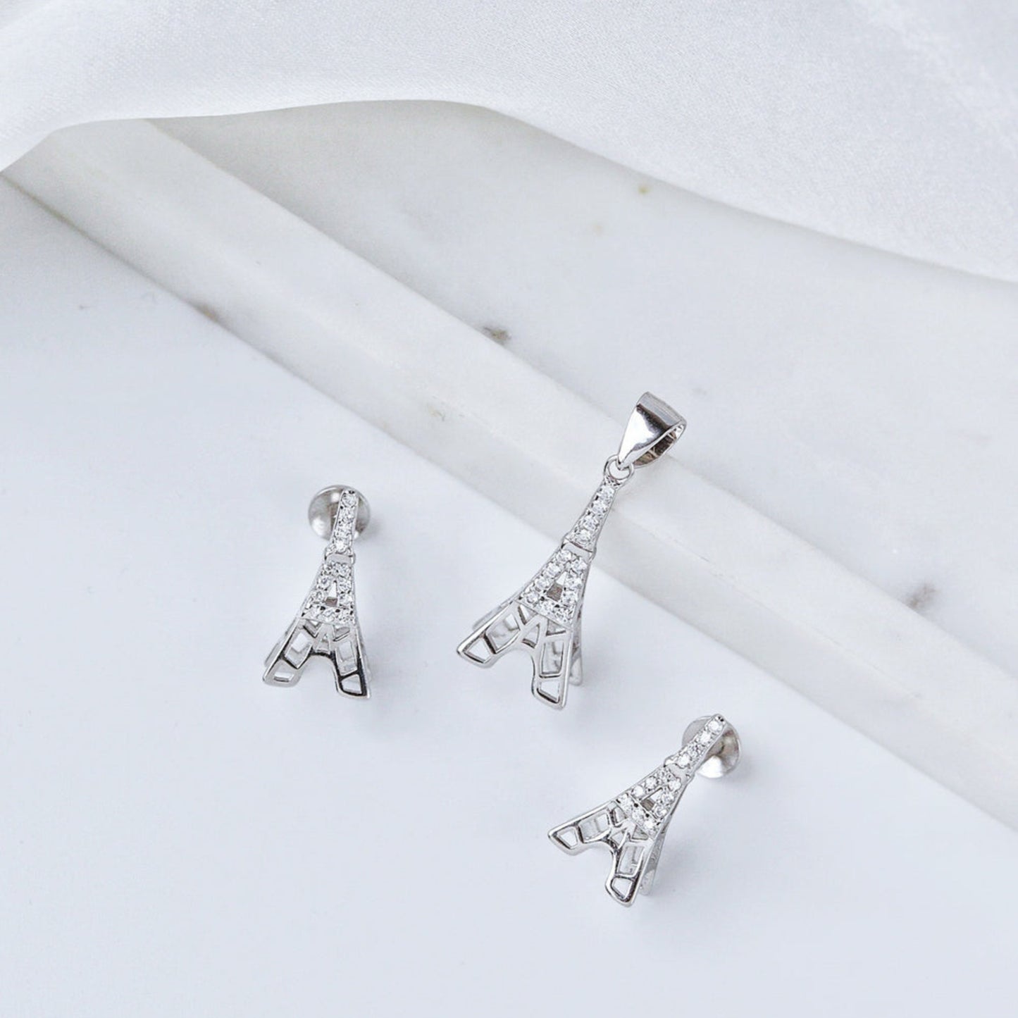 [𝐎𝐫𝐢𝐠𝐢𝐧𝐚𝐥 𝟗𝟐𝟓 𝐒𝐭𝐞𝐫𝐥𝐢𝐧𝐠 𝐬𝐢𝐥𝐯𝐞𝐫] Pendant and Earring  Gifts for Women and Girls / With Certificate of Authenticity and