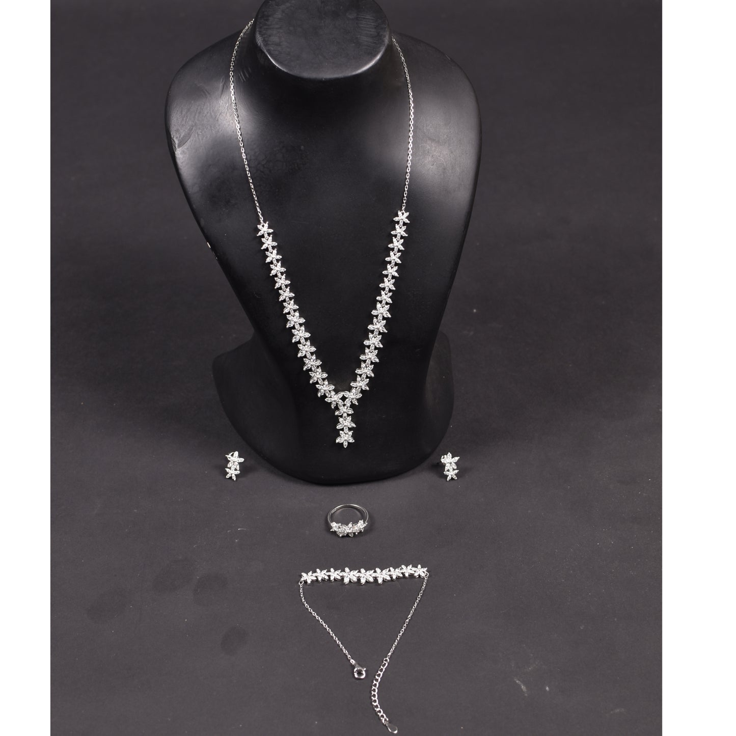 Solitaire Necklace, ring,bracelet, earrings Jewellery Set [𝐎𝐫𝐢𝐠𝐢𝐧𝐚𝐥 𝟗𝟐𝟓 𝐒𝐭𝐞𝐫𝐥𝐢𝐧𝐠 𝐬𝐢𝐥𝐯𝐞𝐫] Gift for Women and Girls